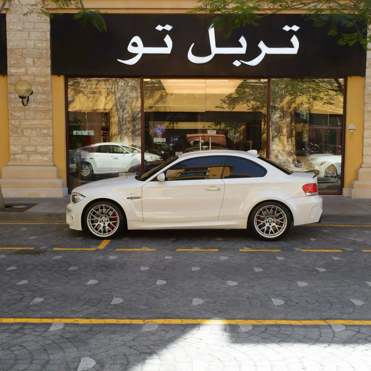 BMW M1 2011