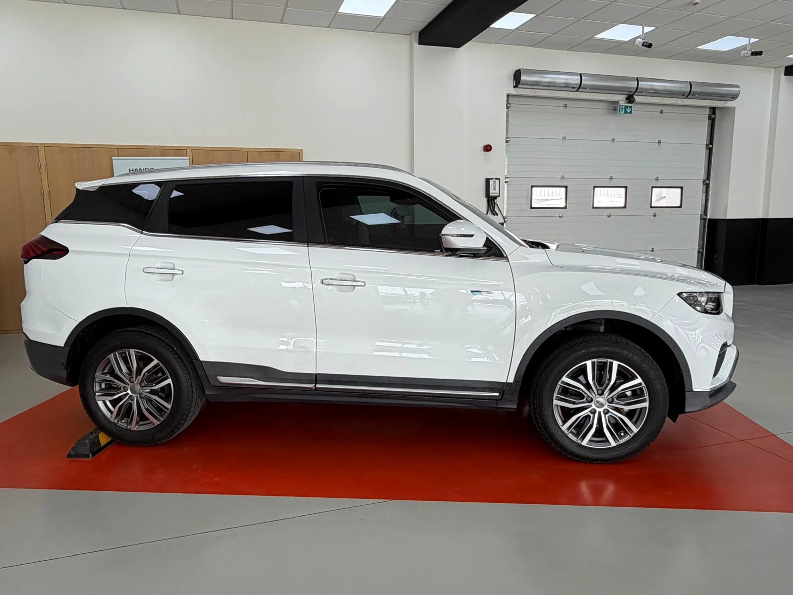 Geely AZKARRA 2022