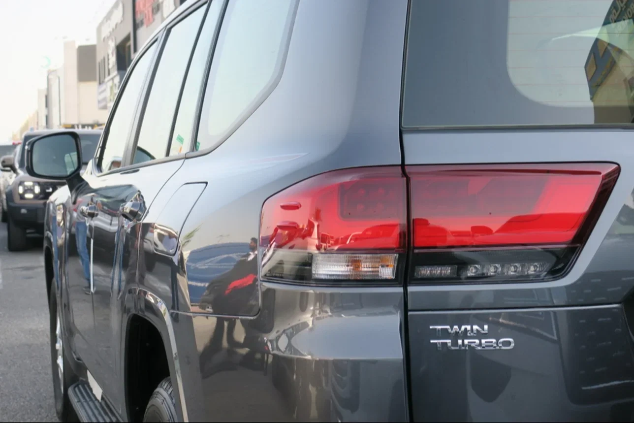 Toyota Land Cruiser GXR 2024